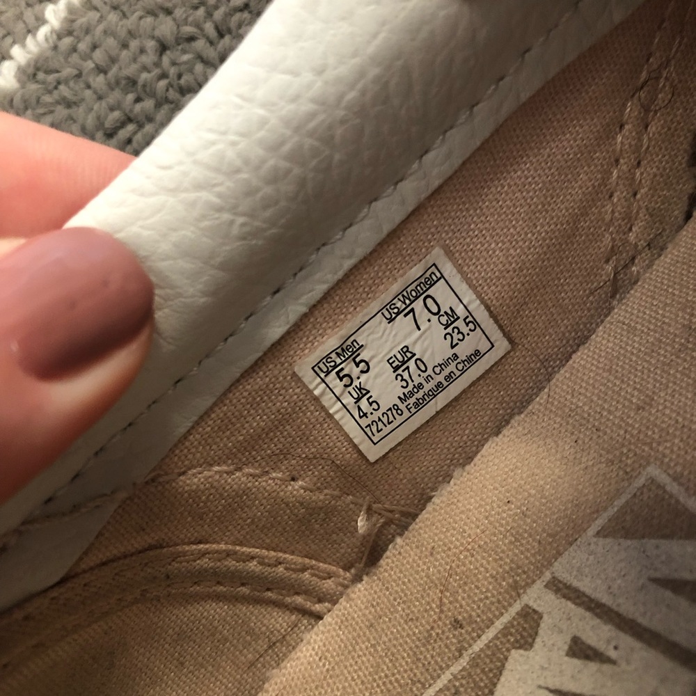 LAST CHANCE Vans Pink Leather Slip On - Picture 10 of 10
